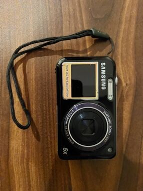 Samsung PL121 Black Compact Digital Camera